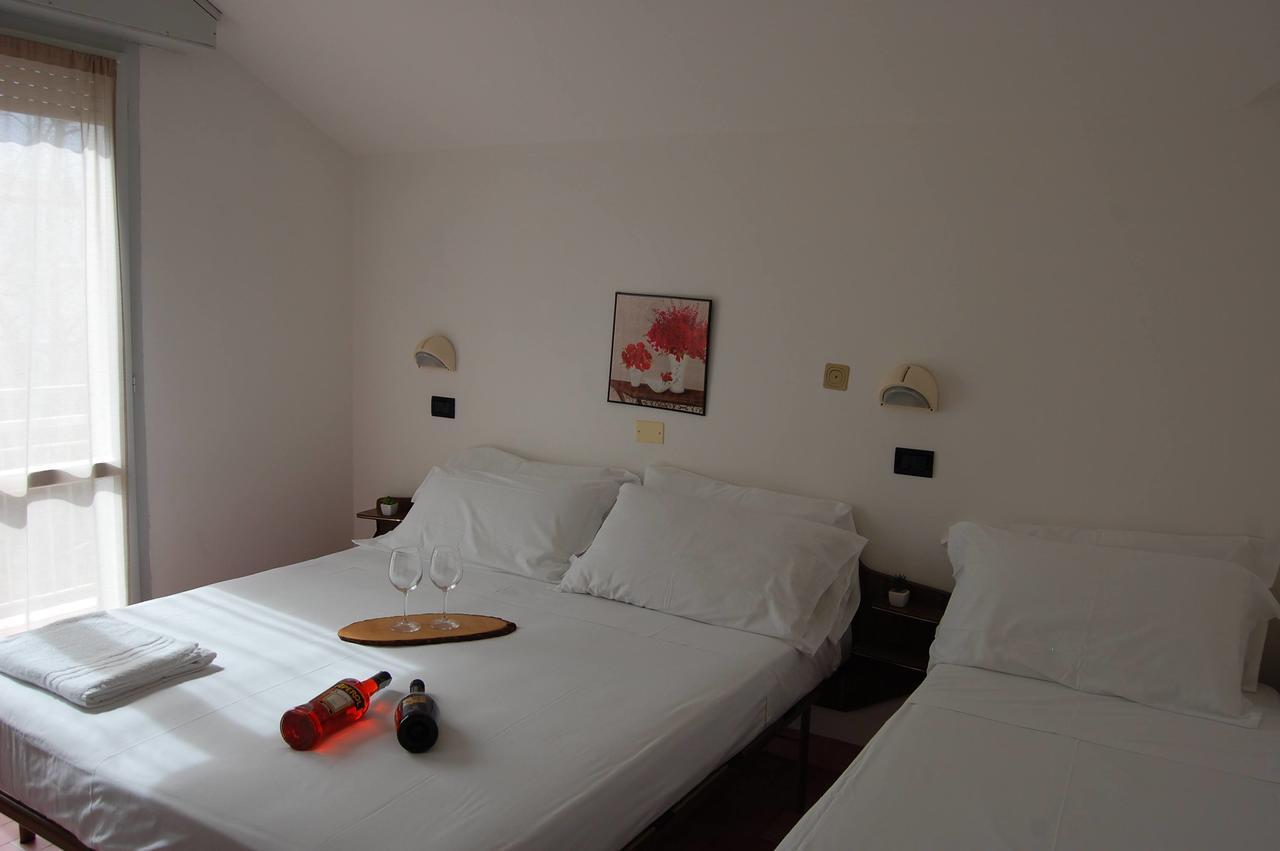 Hotel Flores Riccione Eksteriør bilde