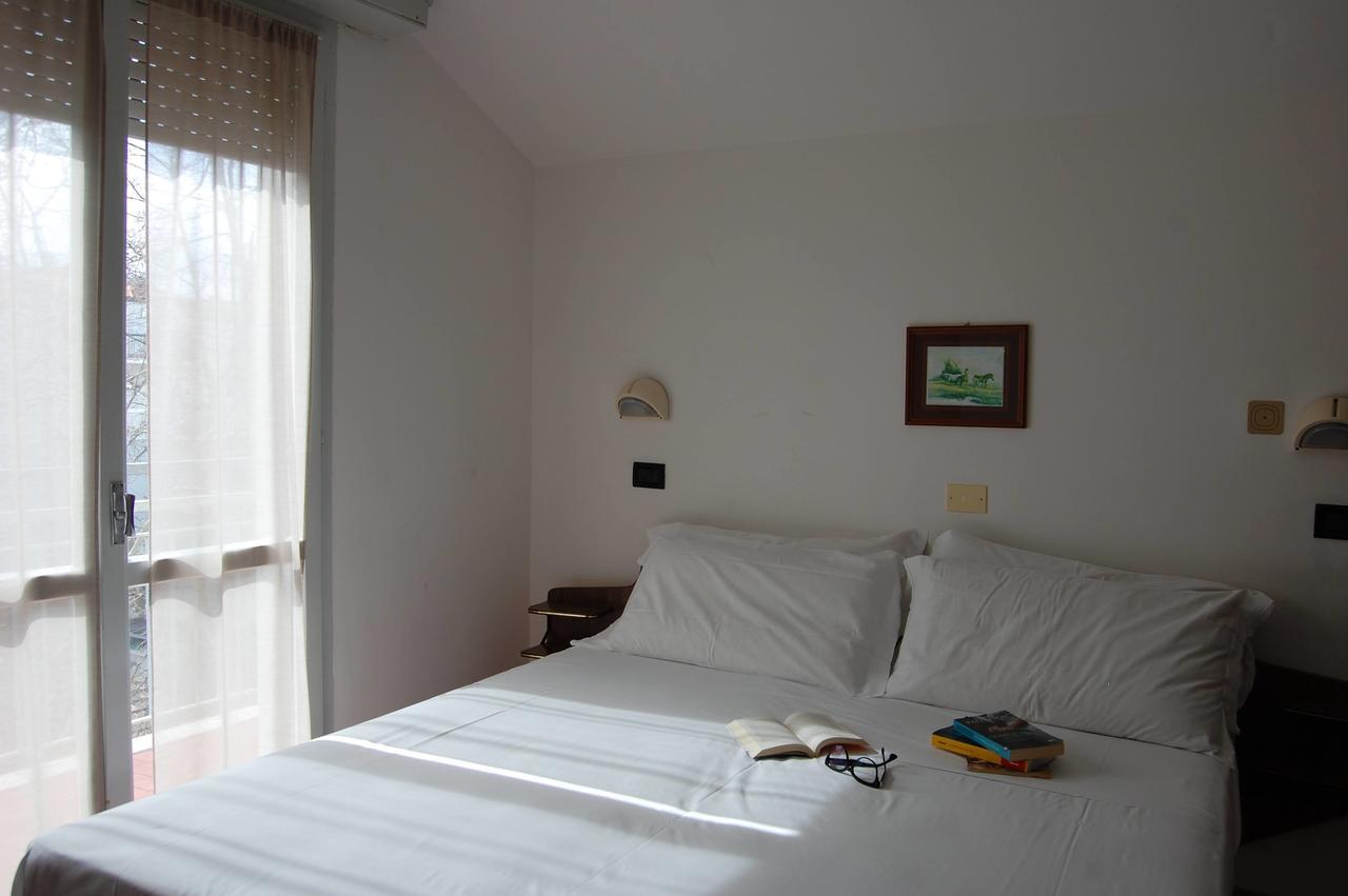 Hotel Flores Riccione Eksteriør bilde