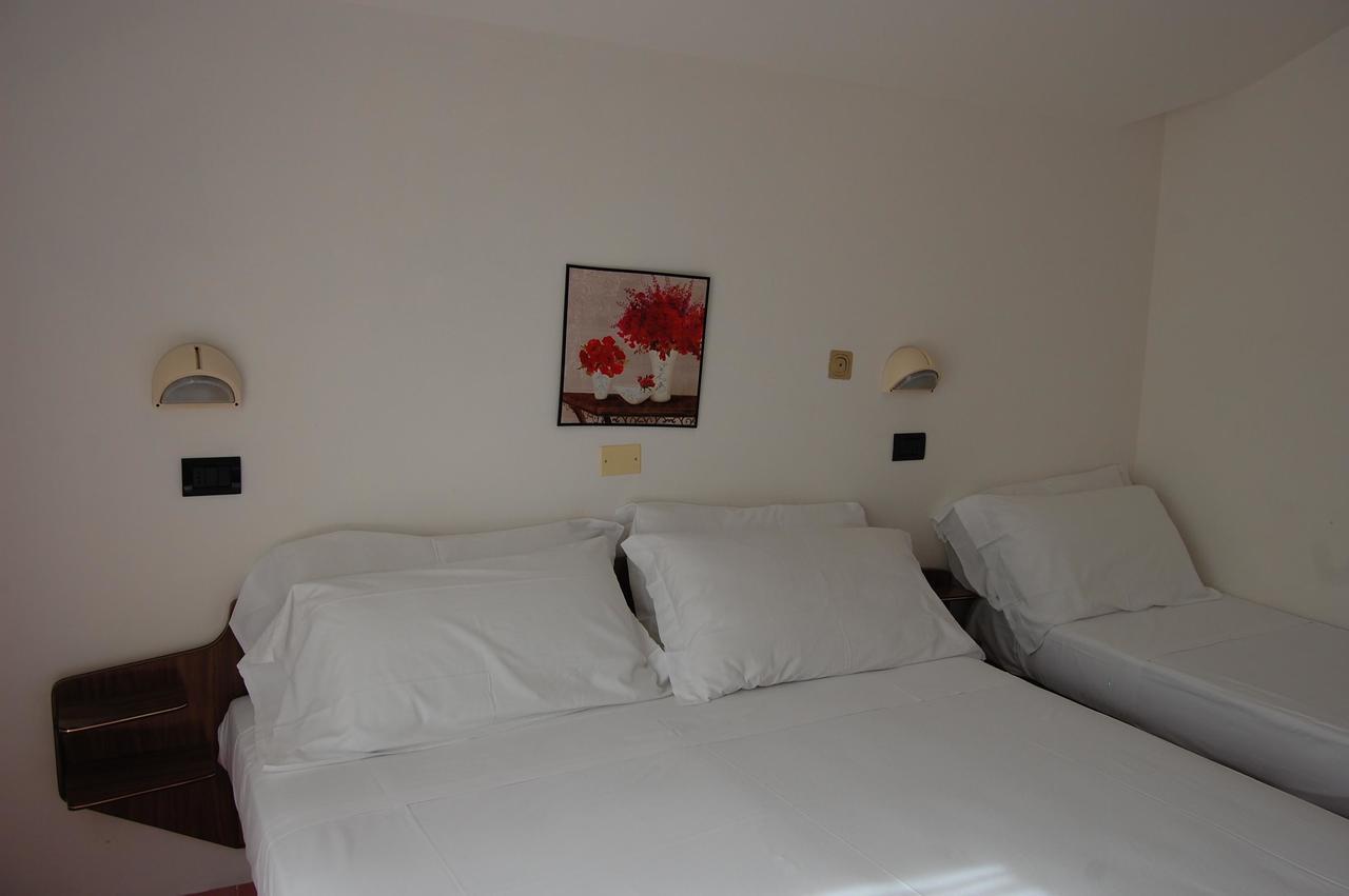 Hotel Flores Riccione Eksteriør bilde