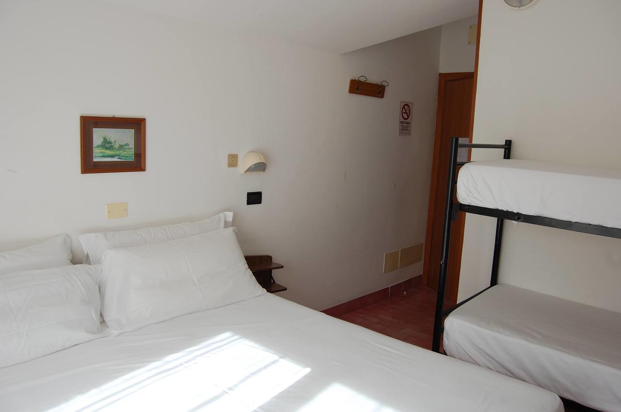 Hotel Flores Riccione Eksteriør bilde